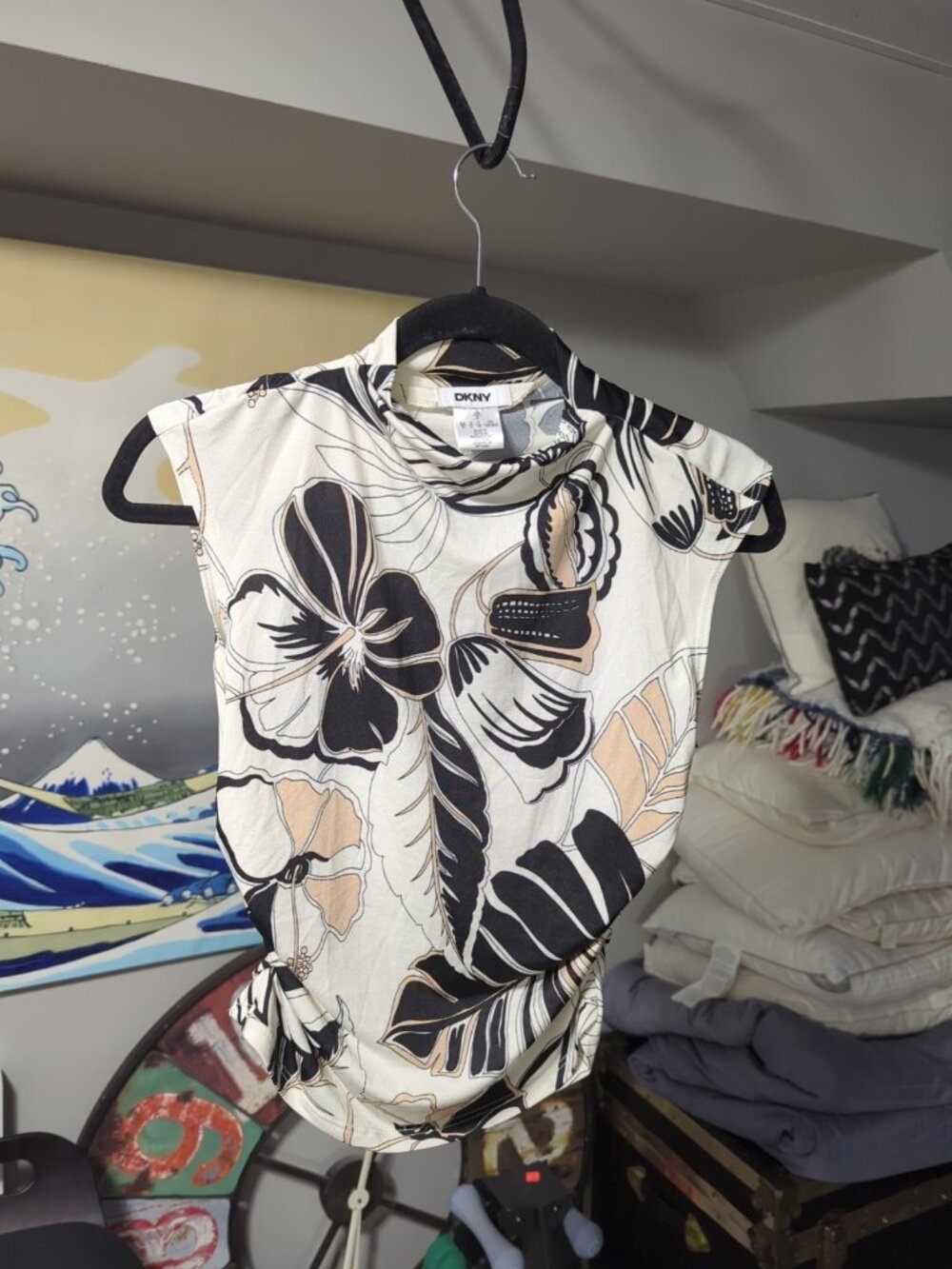 Women’s  DKNY Sleeveless Top Size Small Tropical Flower Floral